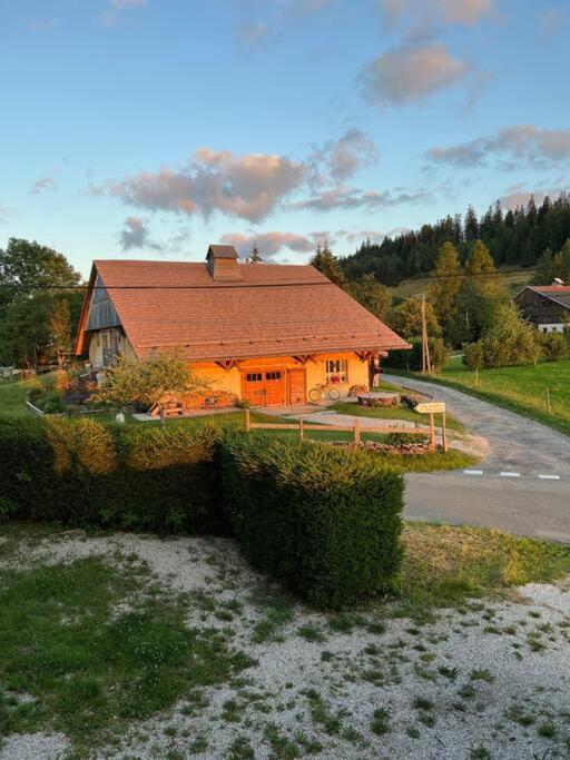 Nuit Insolite - La Cabane Du Haut-Doubs Les Gras Екстериор снимка