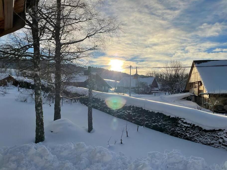 Nuit Insolite - La Cabane Du Haut-Doubs Les Gras Екстериор снимка