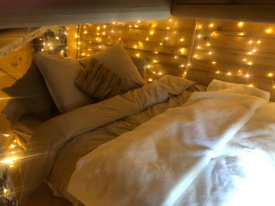 Nuit Insolite - La Cabane Du Haut-Doubs Les Gras Екстериор снимка